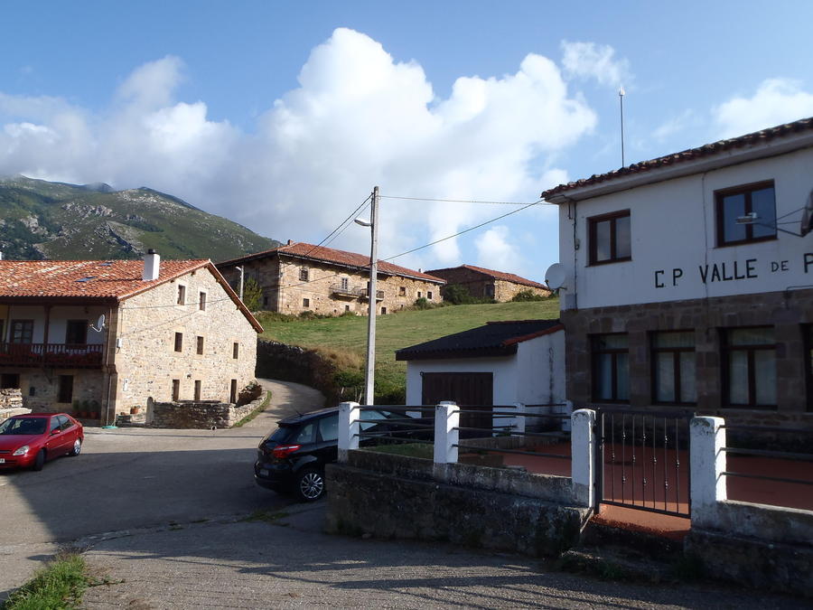 Puente Pumar-Braña Escajos-Piedra Sejos-Ortigal-Silviejo-Uznayo